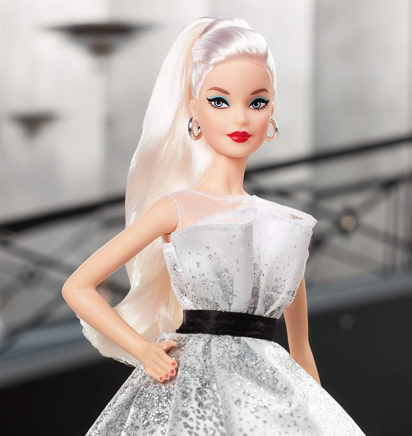 Barbie%20Signature%2060.%20Yıl%20Kutlama%20Bebeği%20FXD88