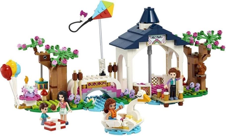 LEGO® Friends Heartlake City Parkı 41447 Yapım Seti; Hayal Gücüne Dayalı Oyunları Seven Çocuklar için Oyuncak (432 Parça)